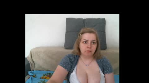 lady cute cat29 online show from 18, 5, 2026