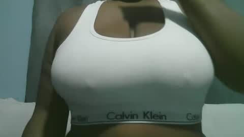 Snapshot of lady_dearra chatting on 23, 10, 2025 lady_dearra online show from 23, 10, 2025