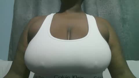Snapshot of lady_dearra chatting on 24, 10, 2025 lady_dearra online show from 24, 10, 2025