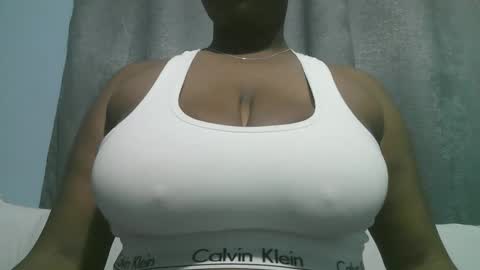 Snapshot of lady_dearra chatting on 25, 10, 2025 lady_dearra online show from 25, 10, 2025