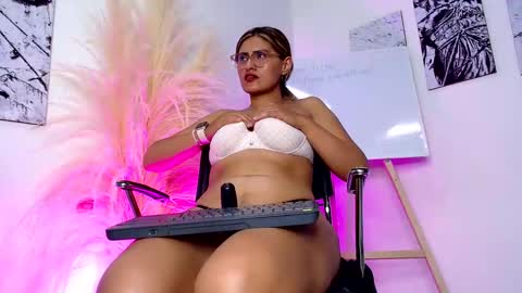 LADY  online show from 16, 1, 2025