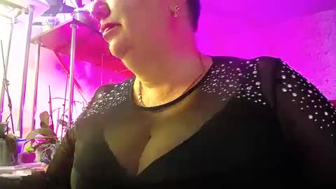 Snapshot of lady_gloria chatting on 1, 1, 2025 Lady Gloria online show from 1, 1, 2025