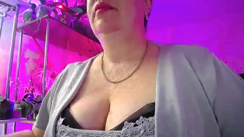 Snapshot of lady_gloria chatting on 1, 3, 2025 Lady Gloria online show from 1, 3, 2025