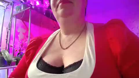 Snapshot of lady_gloria chatting on 9, 3, 2025 Lady Gloria online show from 9, 3, 2025