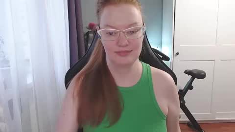 Snapshot of lady_inari chatting on 12, 10, 2025 Angelika online show from 12, 10, 2025