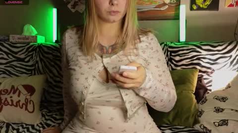 Snapshot of lady_lucky_love chatting on 20, 9, 2025 KENDALL NATHANPVT IS OPEN online show from 20, 9, 2025