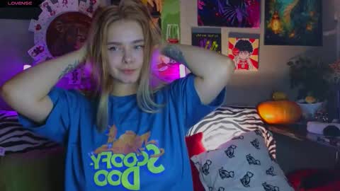 Snapshot of lady_lucky_love chatting on 22, 9, 2025 KENDALL NATHANPVT IS OPEN online show from 22, 9, 2025