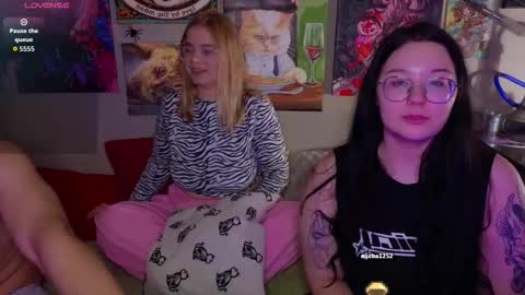 Snapshot of lady_lucky_love chatting on 16, 10, 2025 KENDALL NATHANPVT IS OPEN online show from 16, 10, 2025