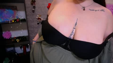 Hello  Im Tiana - topless model. online show from 18, 12, 2024