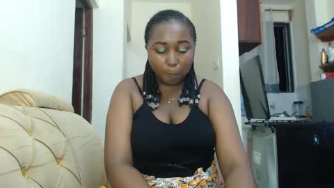 Snapshot of lady_twerky chatting on 2, 11, 2025 Maya online show from 2, 11, 2025