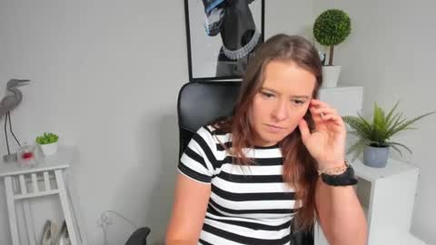 Snapshot of ladyalessa chatting on 25, 6, 2026 ALESSA online show from 25, 6, 2026