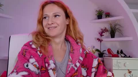 Sima Ladybigsmile online show from 15, 9, 2025