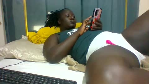 Snapshot of ladyblossoms19 chatting on 2, 12, 2024 lindah32 online show from 2, 12, 2024