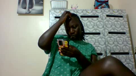 Snapshot of ladyblossoms19 chatting on 19, 12, 2024 lindah32 online show from 19, 12, 2024