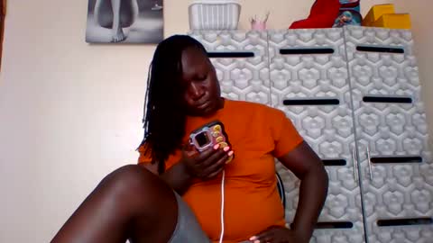 Snapshot of ladyblossoms19 chatting on 21, 12, 2024 lindah32 online show from 21, 12, 2024
