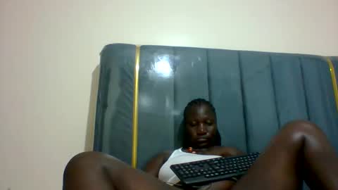 Snapshot of ladyblossoms19 chatting on 26, 12, 2024 lindah32 online show from 26, 12, 2024