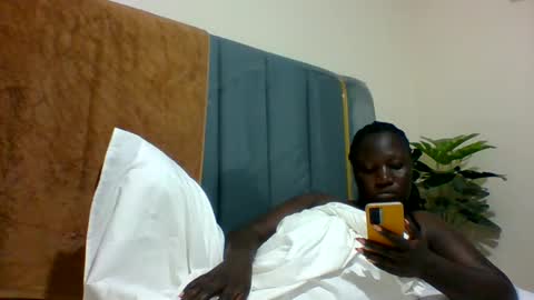 Snapshot of ladyblossoms19 chatting on 30, 12, 2024 lindah32 online show from 30, 12, 2024
