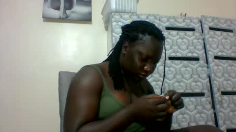 Snapshot of ladyblossoms19 chatting on 7, 1, 2025 lindah32 online show from 7, 1, 2025