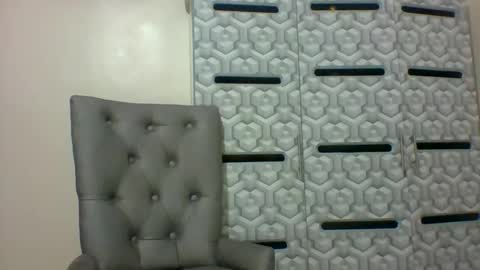 Snapshot of ladyblossoms19 chatting on 9, 1, 2025 lindah32 online show from 9, 1, 2025