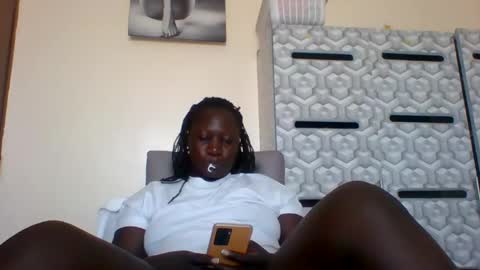 Snapshot of ladyblossoms19 chatting on 16, 1, 2025 lindah32 online show from 16, 1, 2025
