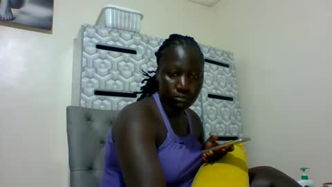 Snapshot of ladyblossoms19 chatting on 4, 3, 2025 lindah32 online show from 4, 3, 2025