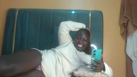 Snapshot of ladyblossoms19 chatting on 17, 9, 2025 lindah32 online show from 17, 9, 2025