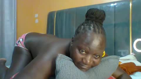 Snapshot of ladyblossoms19 chatting on 25, 2, 2026 lindah32 online show from 25, 2, 2026