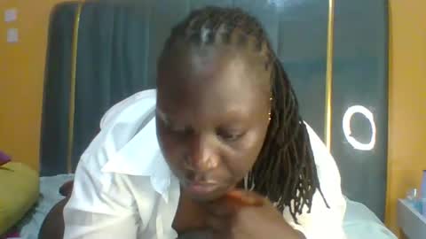 Snapshot of ladyblossoms19 chatting on 27, 2, 2026 lindah32 online show from 27, 2, 2026