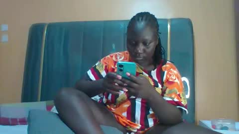 Snapshot of ladyblossoms19 chatting on 2, 3, 2026 lindah32 online show from 2, 3, 2026