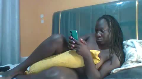 Snapshot of ladyblossoms19 chatting on 4, 3, 2026 lindah32 online show from 4, 3, 2026