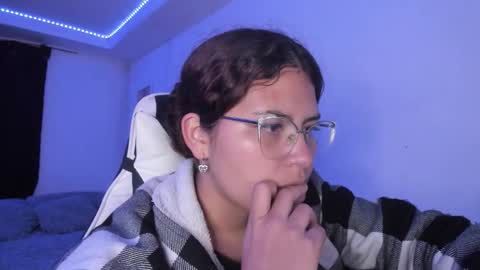 Snapshot of ladybrown_16 chatting on 9, 11, 2025 Lady online show from 9, 11, 2025