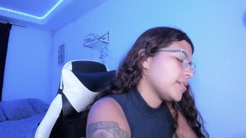 Snapshot of ladybrown_16 chatting on 1, 12, 2025 Lady online show from 1, 12, 2025