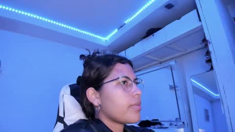  Lady  online show from 5, 5, 2026