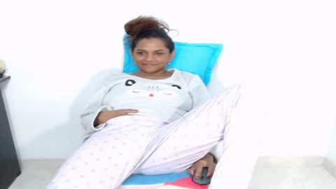 lady online show from 3, 2, 2026