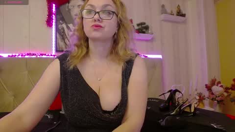  Lady Jeen    Back on Sunday 8th of December online show from 3, 1, 2025