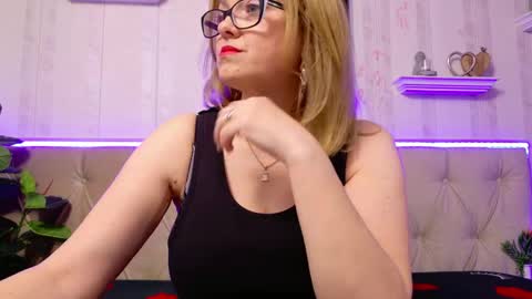  Lady Jeen    Back on Sunday 8th of December online show from 29, 4, 2026