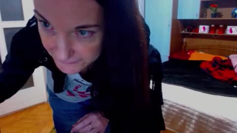 Snapshot of ladylhoty chatting on 15, 11, 2025 LadyLHoty online show from 15, 11, 2025