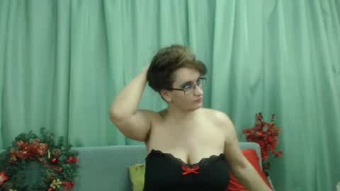 Nicole.... online show from 22, 12, 2024