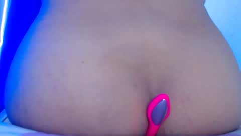 Snapshot of ladymaroon chatting on 20, 12, 2025 ladymaroon online show from 20, 12, 2025