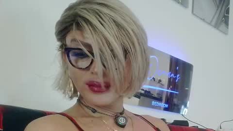 Snapshot of ladyoxana chatting on 10, 5, 2026 Oxana online show from 10, 5, 2026