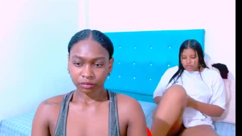 Snapshot of ladypussy69779756 chatting on 14, 1, 2025 laura online show from 14, 1, 2025