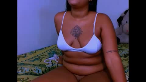 Snapshot of ladypussy69779756 chatting on 22, 10, 2025 laura online show from 22, 10, 2025