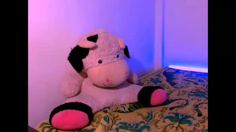 Snapshot of ladypussy69779756 chatting on 30, 10, 2025 laura online show from 30, 10, 2025