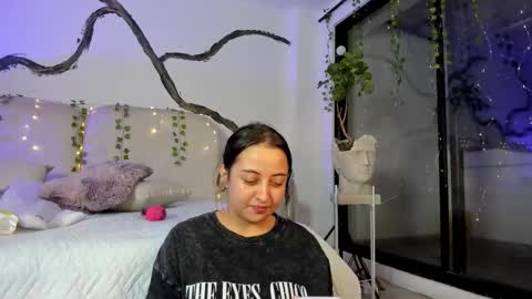 Lady  online show from 6, 10, 2025