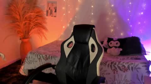 Lady  online show from 11, 5, 2026