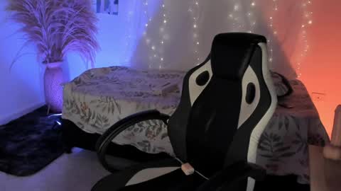 Lady  online show from 11, 5, 2026