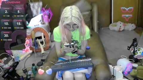 Skinnygirl online show from 17, 11, 2025