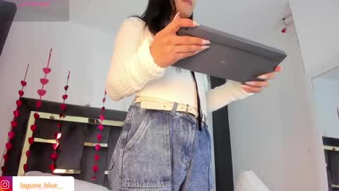 Laguna Blue online show from 13, 2, 2025