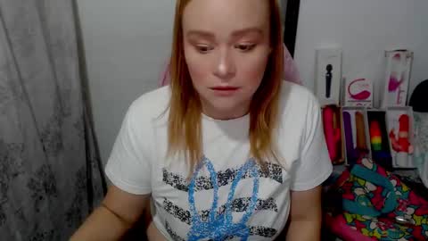 Snapshot of lahurent_weed420 chatting on 9, 12, 2024 paola and a guest lol online show from 9, 12, 2024