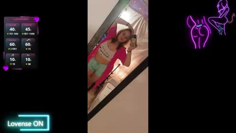 Snapshot of lahurent_weed420 chatting on 18, 2, 2025 paola and a guest lol online show from 18, 2, 2025